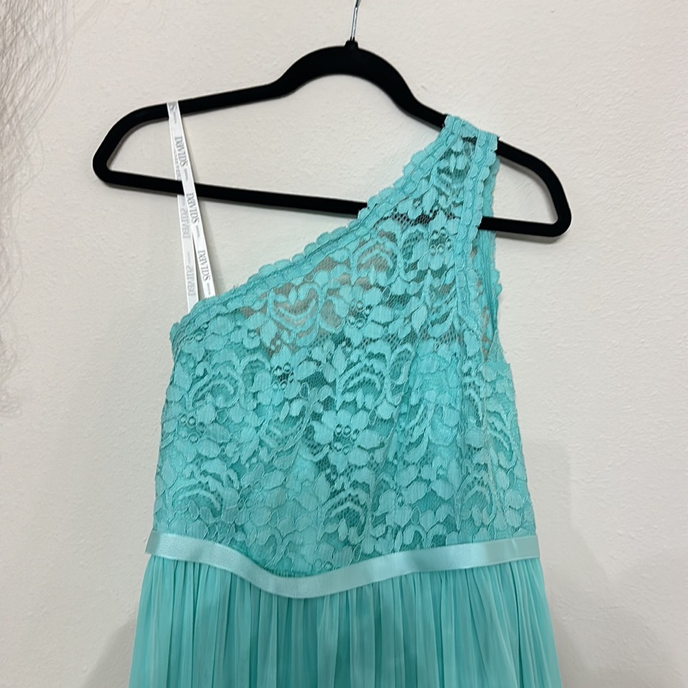 David’s Bridal One Shoulder Formal Dress Size 6 - Picture 2 of 6